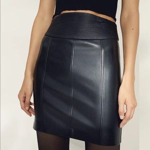 Aritzia Wilfred Lolita Skirt - Faux leather high waisted mini skirt